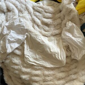 White Puff Sleeve Crop Top- Size Small